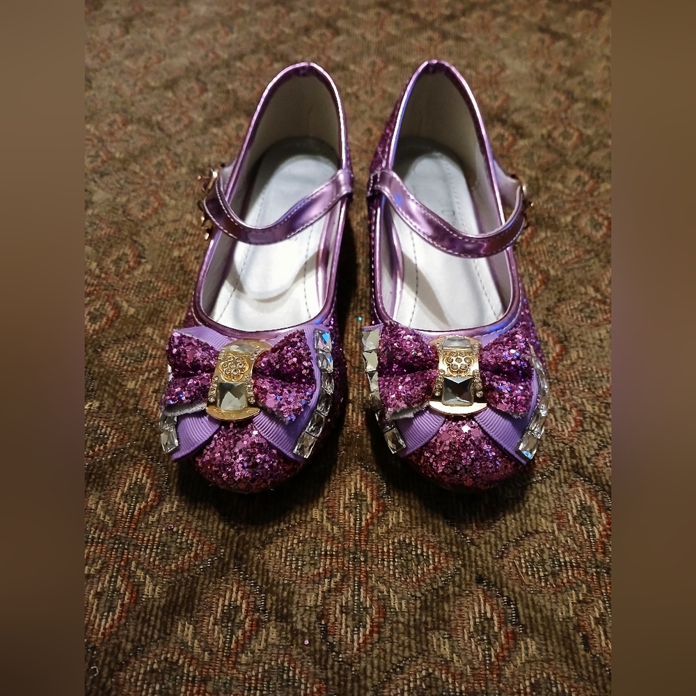 Cadidi Dinos Girls Dress Shoes, Size 31.